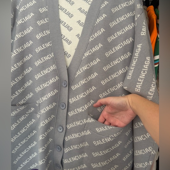 Balenciaga Grey Printed Cardigan Unisex Oversized Size Medium Collection 2022 - Picture 11 of 14
